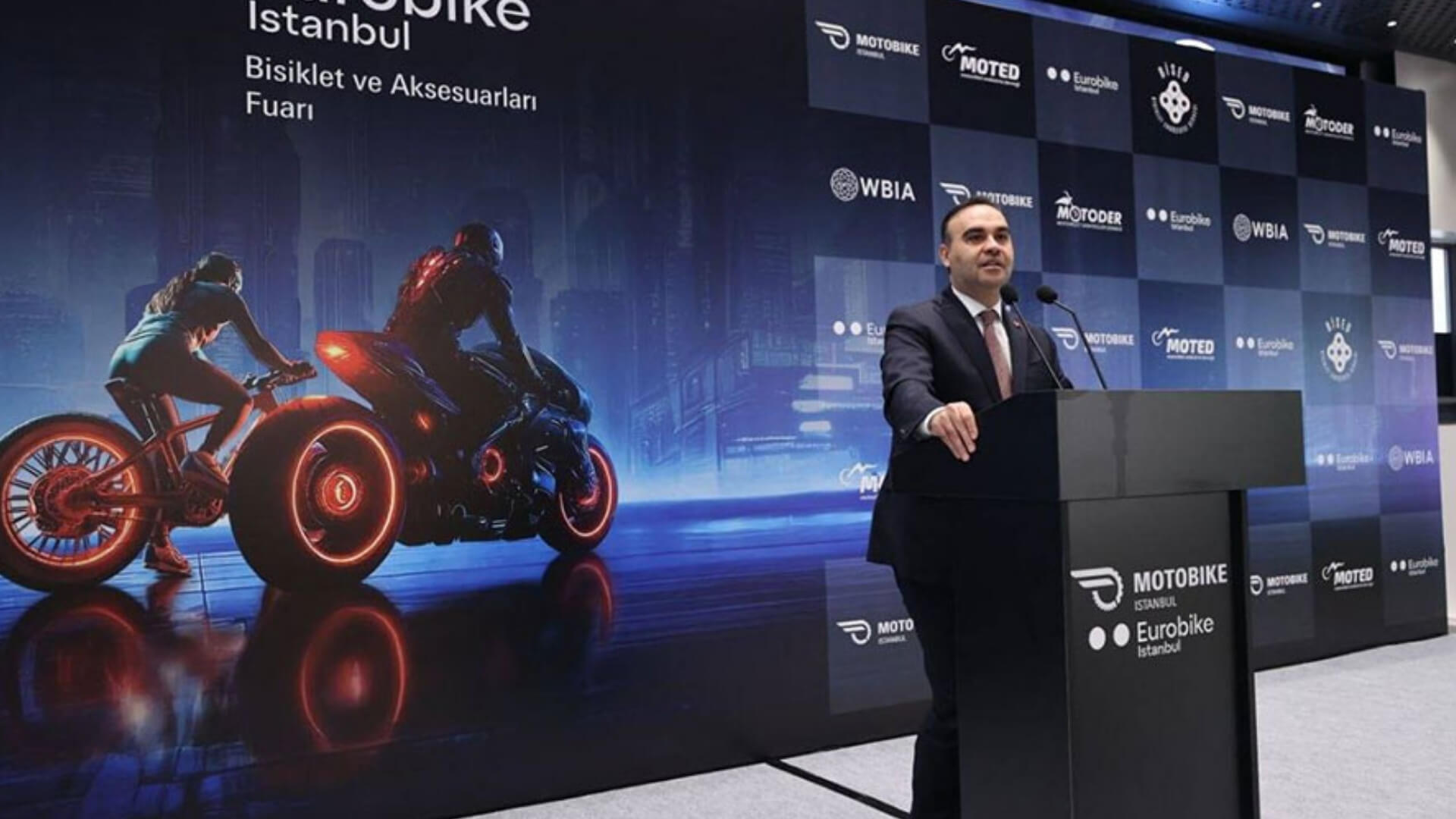 Bakan Kacır, Motobike ve Eurobike İstanbul Fuarlarının Açılışını Yaptı