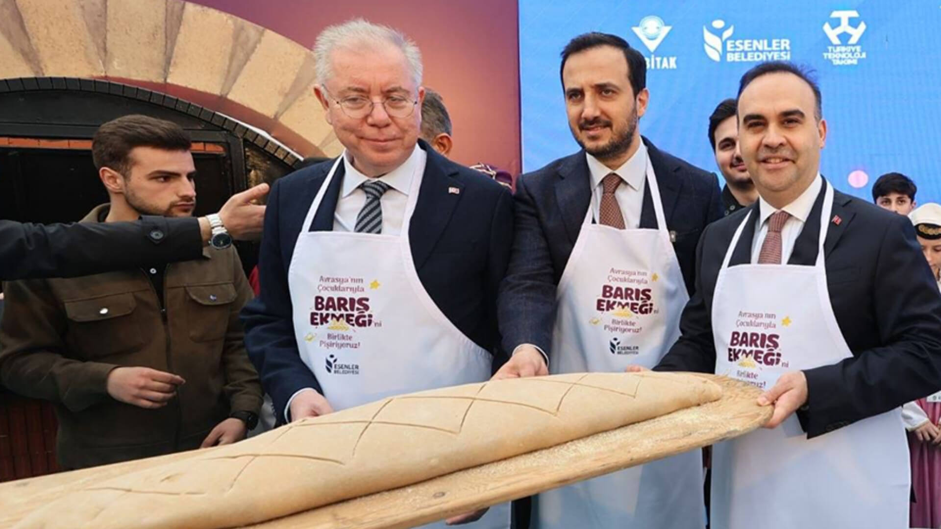 Bilim Esenler Açıldı! Dünya Barışı İçin Barış Ekmeği Yapıldı