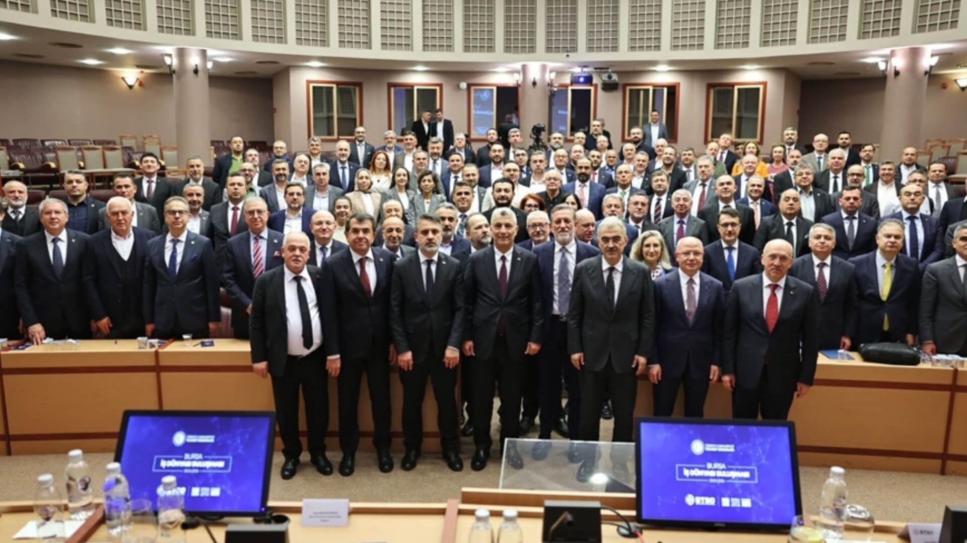 Ticaret Bakanı Bolat, Bursa İş Dünyası Buluşması'nda Konuştu