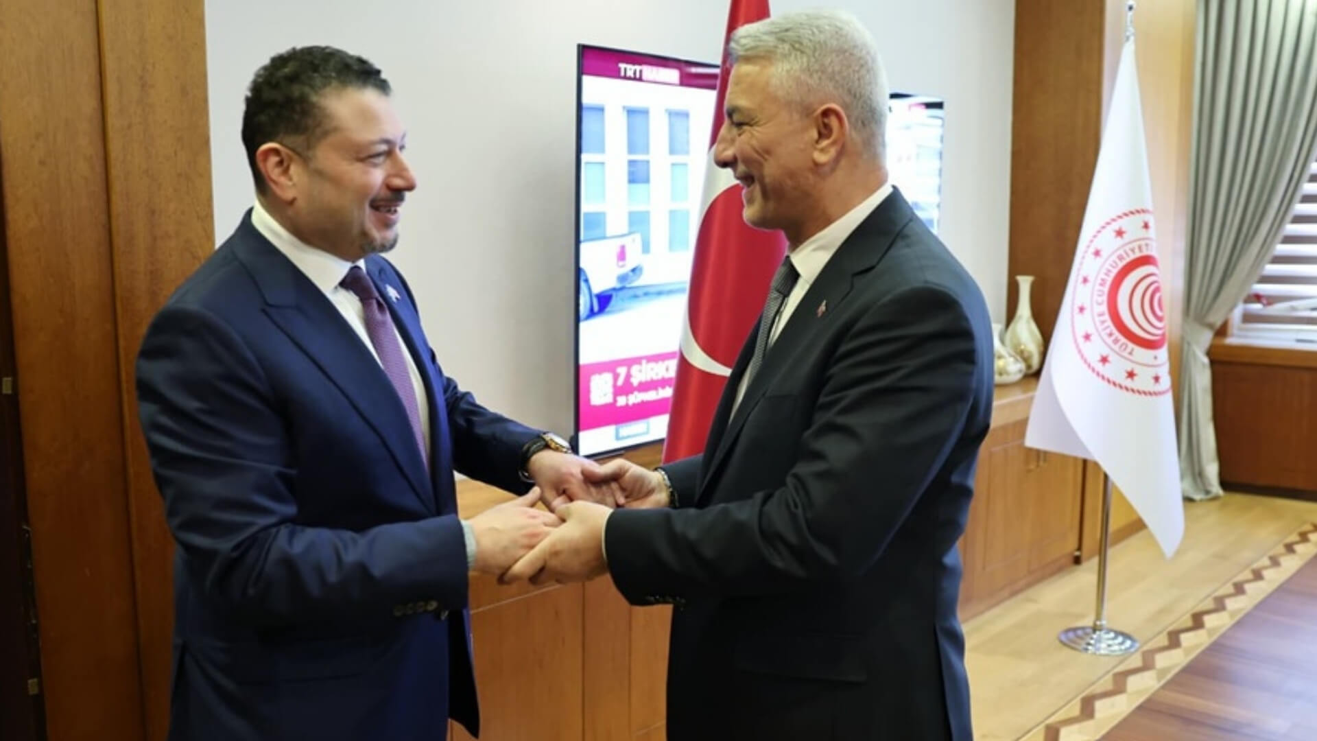 Ticaret Bakanı Ömer Bolat, Suudi Arabistan'ın Ankara Büyükelçisi Abualnasr ile Görüştü