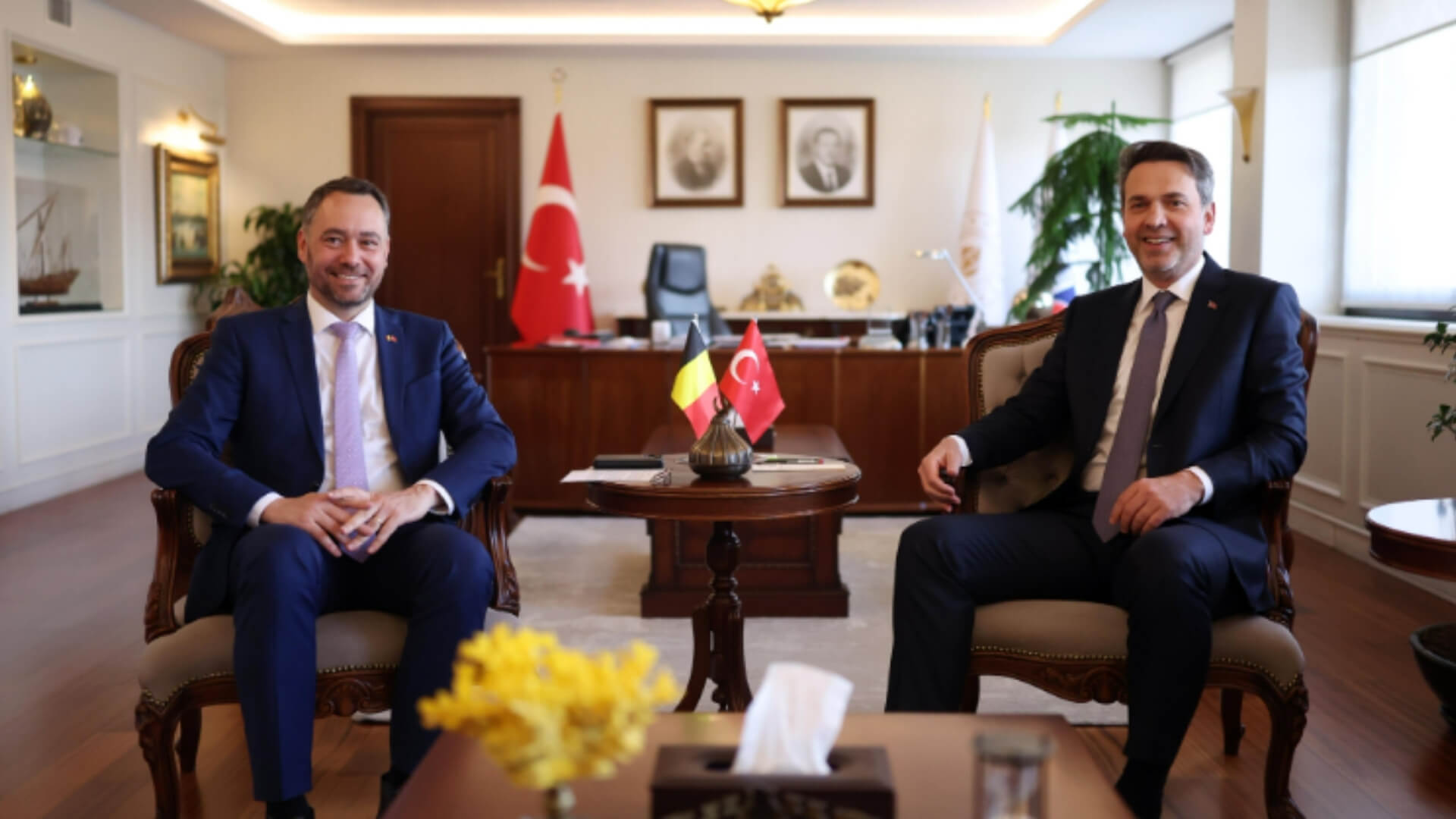 Anasayfa Bakan Bayraktar, Belçika Başbakan Yardımcısı Prevot ile Görüştü