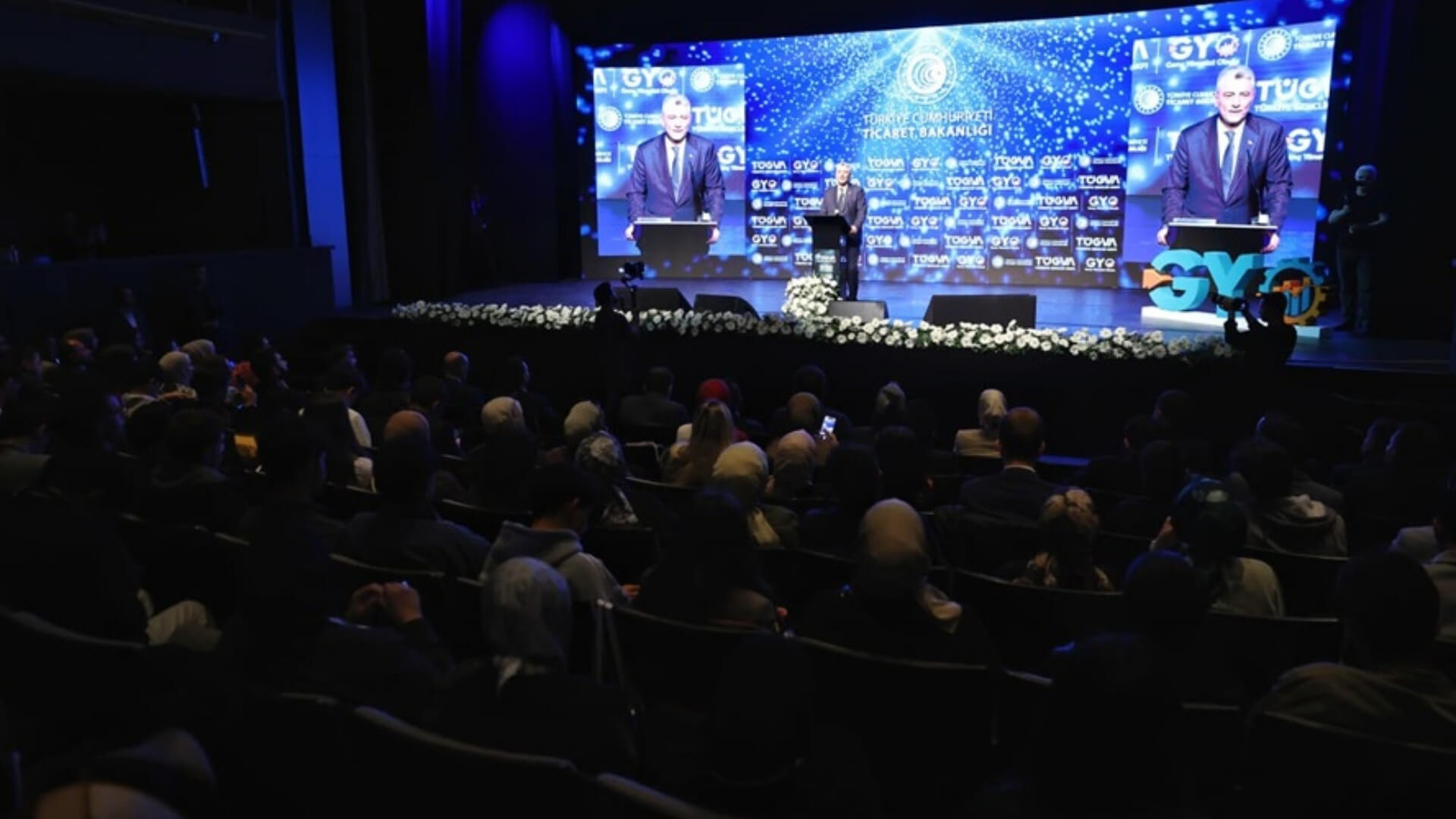 Ticaret Bakanı Ömer Bolat, TÜGVA'nın Genç Yönetici Okulu Programında Konuştu